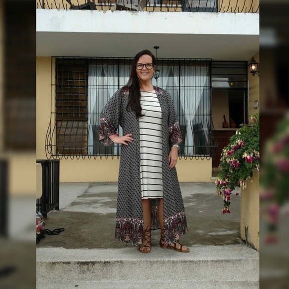 🌺 Posh Ambassador, Lisa - Picture 3 of 8